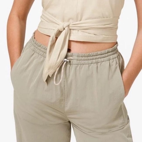 Pants - Lululemon Evergreen water repellant Track Pant Jogger 
Caul 12